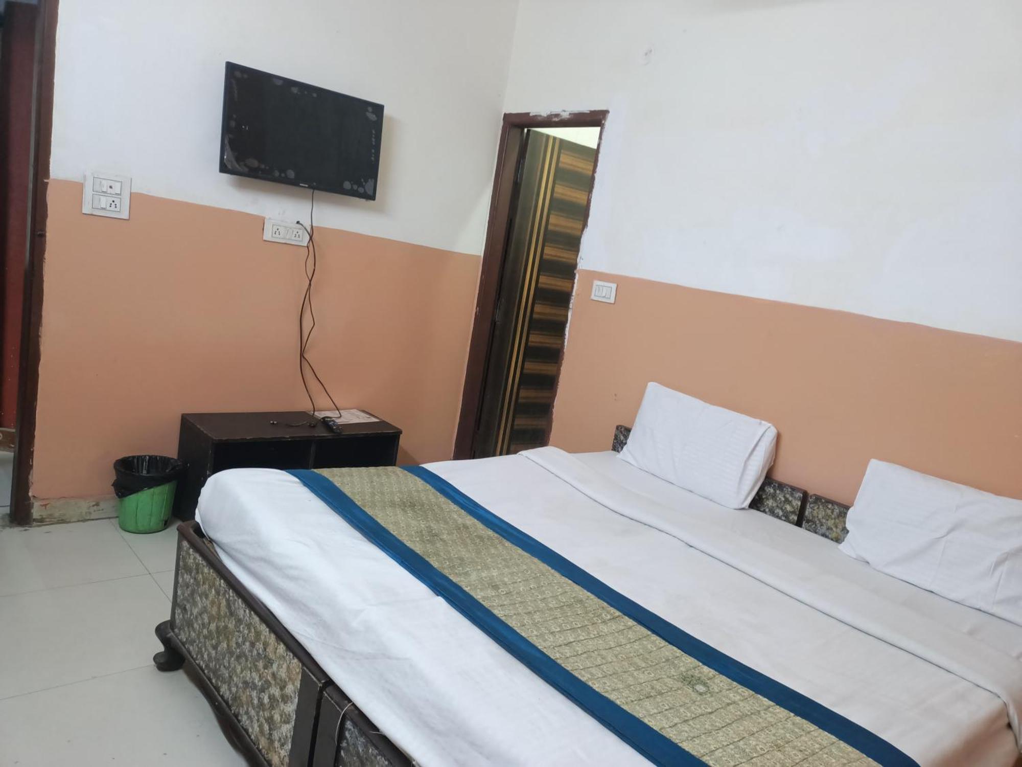 Hotel Royal India - Vijay Enclave ニューデリー エクステリア 写真